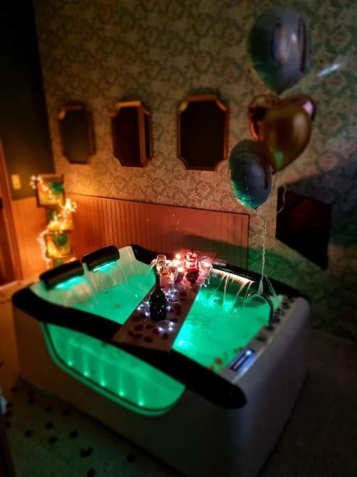 Royal Room Jacuzzi Haut De Gamme Centre Ville Mulhouse Dış mekan fotoğraf
